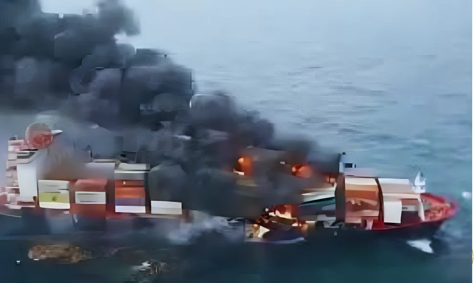 مارلين لواندا ناقلة النفط تقُصف بصواريخ الحوثيون و تشتعل فى البحر الاحمر